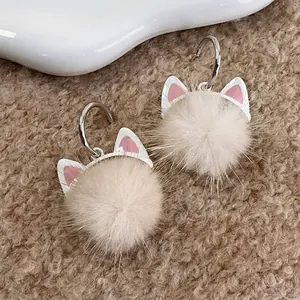 Süße Katzenohr Pelzball Creolen Kunstpelz Flauschige Pom Pom Legierung Ohrringe Für Damen Winter Daily Fashion Schmuck