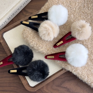 Barrettes à cheveux en peluche avec étiquette en métal dorée pour coiffure d'hiver