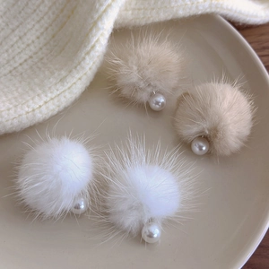 Double-sided plush ball and pearl stud earrings for women in white and beige
