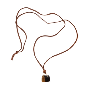 Collana vintage con pendente in pietra occhio di tigre su cordoncino marrone e metallo dorato