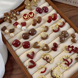 French Vintage Alloy Enamel Earrings For Women Retro Burgundy Coffee Red Heart Flower Artificial Pearl Geometric Stud Hoop Earrings Jewelry