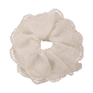 Elegante elastico in pizzo bianco con ricamo a strati e morbido design a volant