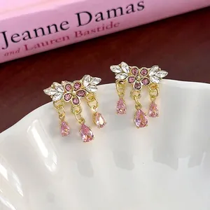 Boucles d'oreilles Pendantes en Forme de Pivoine Rose Douce en Alliage Plaqué Or avec Pendentif Goutte d'eau en Zircon