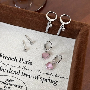 Juego de seis pendientes de corazón rosa en plata con diamantes y tuercas de perno