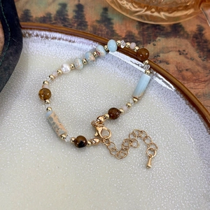 Bracelet rétro fait main avec perles d'eau douce, pierres Shoushan et fermoir doré