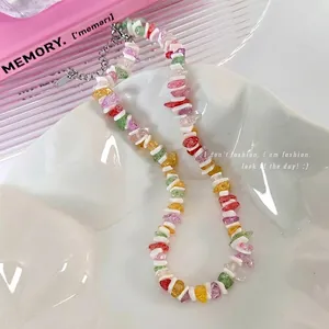 Collier Bohème en Pierres Concassées Colorées et Coquillages Perlés pour Femmes Plage Été Vacances Fait à la Main Bijoux
