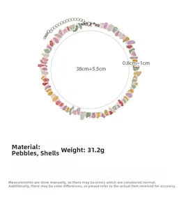 Détail du collier de coquillages et pierres colorées avec mesures de 38cm+5.5cm