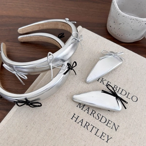 Silver faux leather headband set with bows and matching hair clips for women