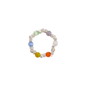 Anello elastico con perline colorate, dettagli in argento e perle traslucide