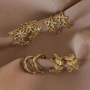 Ensemble de bagues d'oreille dorées style français avec motifs feuilles et fleurs