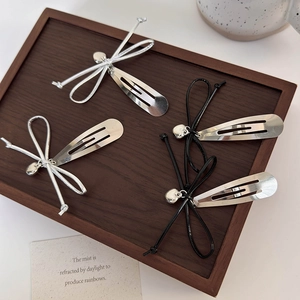 Lot de 4 barrettes nœuds avec pendentif cœur, designs en corde argent et noir