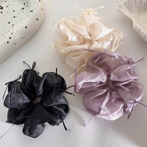 Set di 3 elastici per capelli in tulle con fiocchi in crema, lavanda e nero