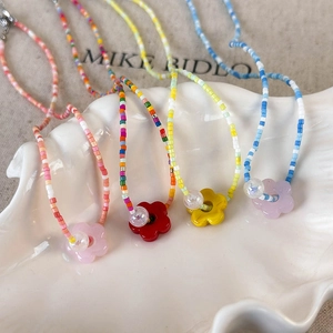 Handmade Colorful Seed Beads Flower Pendant Necklace Summer Sweet Resin Floral Artificial Pearl Choker For Women Girls Fashion Jewelry