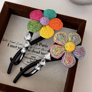 Pince à Cheveux Fleur Tissée Arcobaleno Fait à la Main en Paille de Raphia avec Strass Pince Requin pour Femmes Accessoires Cheveux Vacances