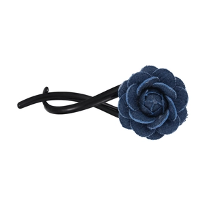 Pince à cheveux élégante avec rose en denim bleu et poignée en résine noire brillante