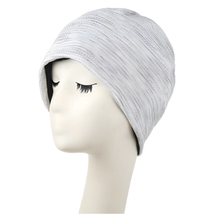 Silbergraue Slouch Beanie Strickmütze mit Faltenstruktur für Herren und Damen