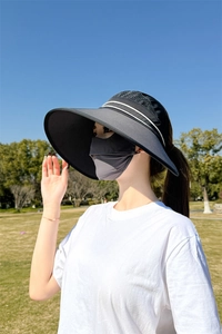 Outdoor Sonnenschutzset mit Visierhut und passender Gesichtsmaske für Damen im Sommer