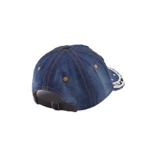 Casquette de baseball en jean bleu avec coutures orange et lanière de cuir marron