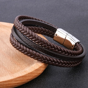 Pulsera multicapa de cuero trenzado marrón oscuro para hombre con cierre magnético