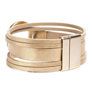 Multilayer wrap bracelet in gold glitter leather with rectangular magnetic clasp