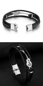 Détails d'un bracelet en cuir multicouche avec charm guitare et fermoir en acier inoxydable
