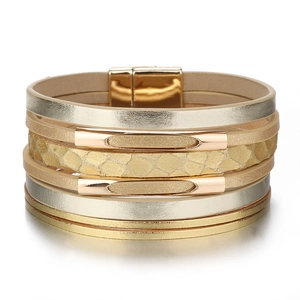 Bracelet Enveloppant Multicouche Bohême Femmes Alliage Cuir PU Motif Serpent Tressé Boucle Magnétique Bijoux de Mode