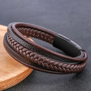 Bracelet multicouche rétro en cuir pour homme avec fermoir magnétique noir en acier