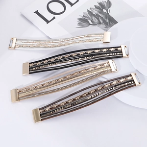 Bracelet multicouche en cuir avec breloque éléphant et fermoir strass en quatre couleurs