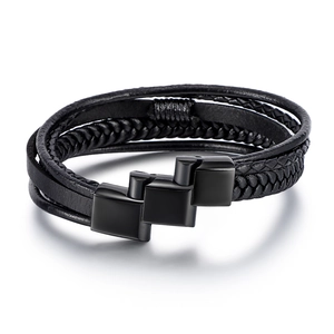 Mehrlagiges Lederarmband für Herren mit schwarzem Magnetverschluss im industriellen Punk-Stil