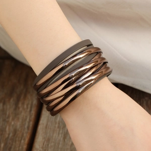 Bracelet Tressé Multicouche Bohème En Cuir PU Et Alliage Avec Boucle Magnétique Pour Femme Bijoux Élégants De Fête