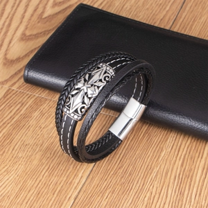 Mehrlagiges schwarzes geflochtenes Lederarmband für Herren mit Vintage-Kreuz und Magnetverschluss