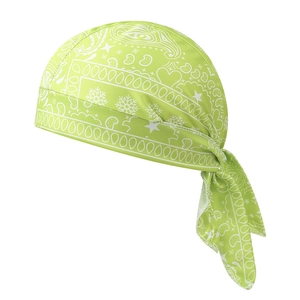 Detail der elastischen neongrünen Bandana-Mütze mit weißen Paisley- und Schneeflockenmustern