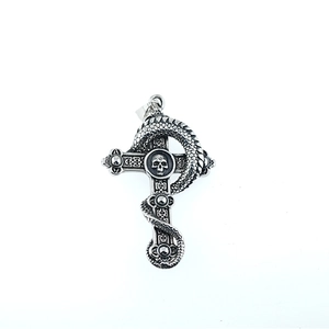 Collier punk gothique avec pendentif croix crâne et serpent en acier inoxydable