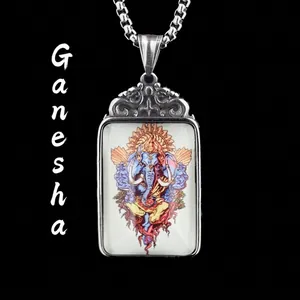 Collier vintage en acier inoxydable avec pendentif Ganesha rectangulaire et chaîne argentée