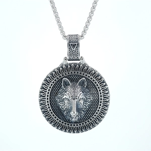 Vintage Men's Wolf Head Pendant Necklace Titanium Steel Retro Punk Style Animal Medallion Hip Hop Jewelry For Daily Wear