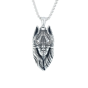 Collier Pendentif Guerrier Tête de Loup en Acier Titane Rétro pour Hommes Bijoux Viking Hip Hop Gothique Argent Antique