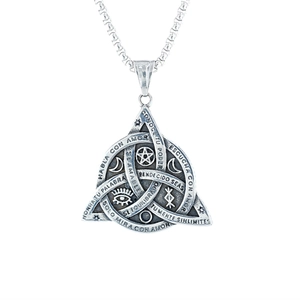 Collana con Ciondolo Triquetra Celtica in Acciaio al Titanio Retrò per Uomo Gioielli con Amuleti Incisi in Spagnolo
