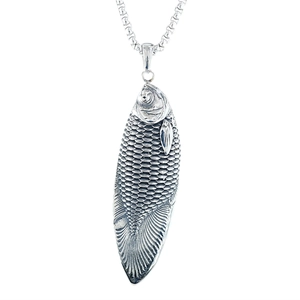 Collana con ciondolo a forma di pesce koi retrò in acciaio inossidabile con scaglie sbalzate