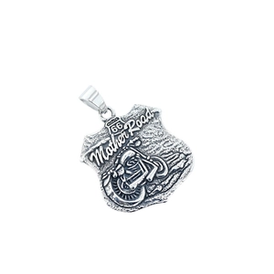 Pendentif moto Route 66 vintage en acier inoxydable avec finition rétro et vieillie