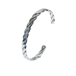 Bracciale rigido aperto a treccia in argento vintage in stile minimalista in titanio