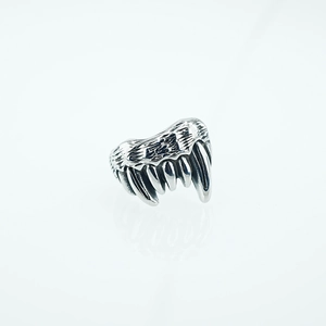Gothic silver fang wolf ring in punk style with oxidized finish for men