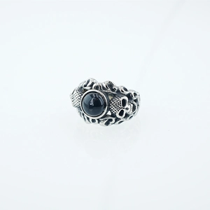 Bague gothique en acier inoxydable pour homme avec perle noire et crânes vintage