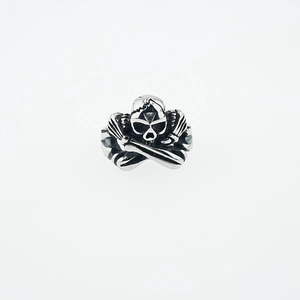 Bague gothique en acier titane pour homme avec crâne et os croisés finition vintage