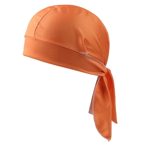 Leuchtend orangefarbener Durag zum Binden mit langem Schweif und seidigem Finish