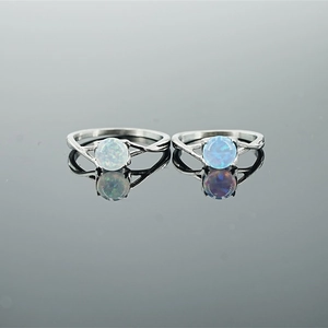 Bague Anneau Torsadé en Acier Titane Vintage Avec Pierre d'Opale Ronde Blanche Bleue Pour Femme Bijoux Bague Mode Rétro Minimaliste