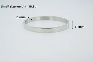 Détails du bracelet en argent avec diamants, poids de 18,8g et épaisseur de 2,2mm
