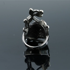 Classic stainless steel rose squirrel ring in antique silver finish with 3D animal design