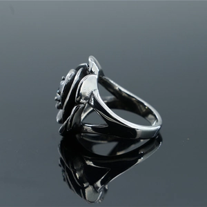 Vintage stainless steel rose ring with punk style 3D floral petals and hollow band design