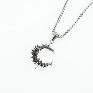 Minimalist stainless steel moon crescent spike pendant necklace with vintage box chain