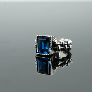 Anello vintage in acciaio inossidabile con gemma blu rettangolare e finitura argento
